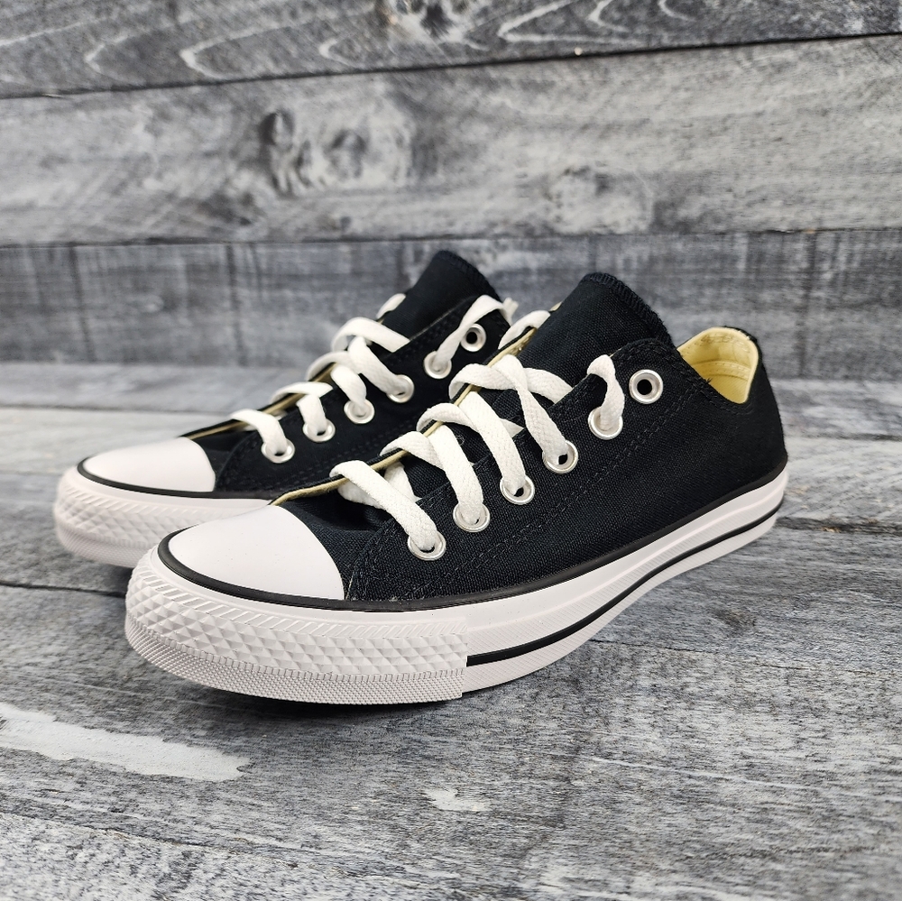 New Converse All Star Chuck Taylor Size 7